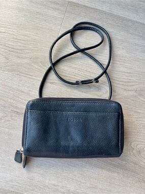 Vintage Fossil Genuine Leather Zip Crossbody Wallet & Phone / Sunglasses Case